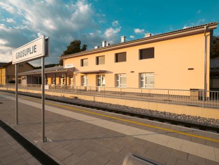 Železniška postaja Grosuplje, avgust 2022-4, foto Peter Zakrajšek